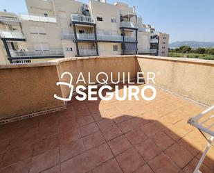 Terrassa de Pis de lloguer en Miramar amb Terrassa, Piscina i Moblat