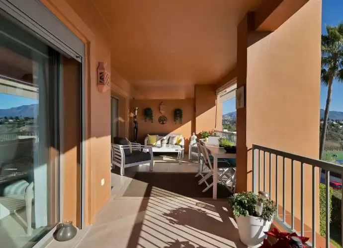 Apartamento con piscina en venta en Calle Pico Alcazaba 21, imagen 3
