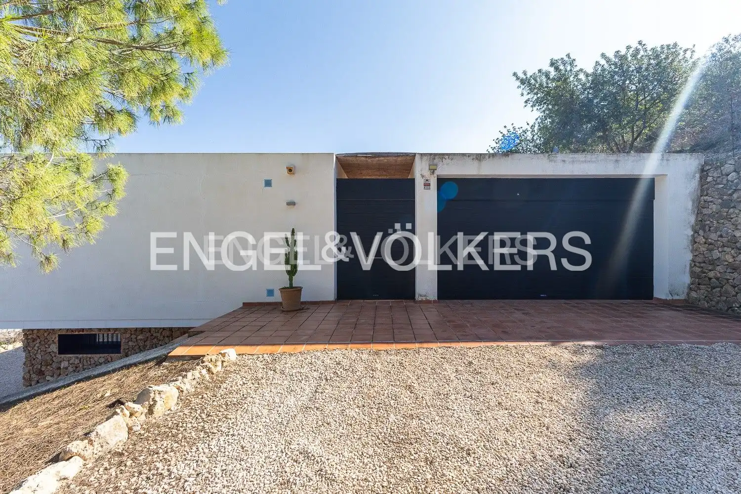 Vista exterior de Casa o xalet de lloguer en Tavernes de la Valldigna amb Aire condicionat, Calefacció i Jardí privat