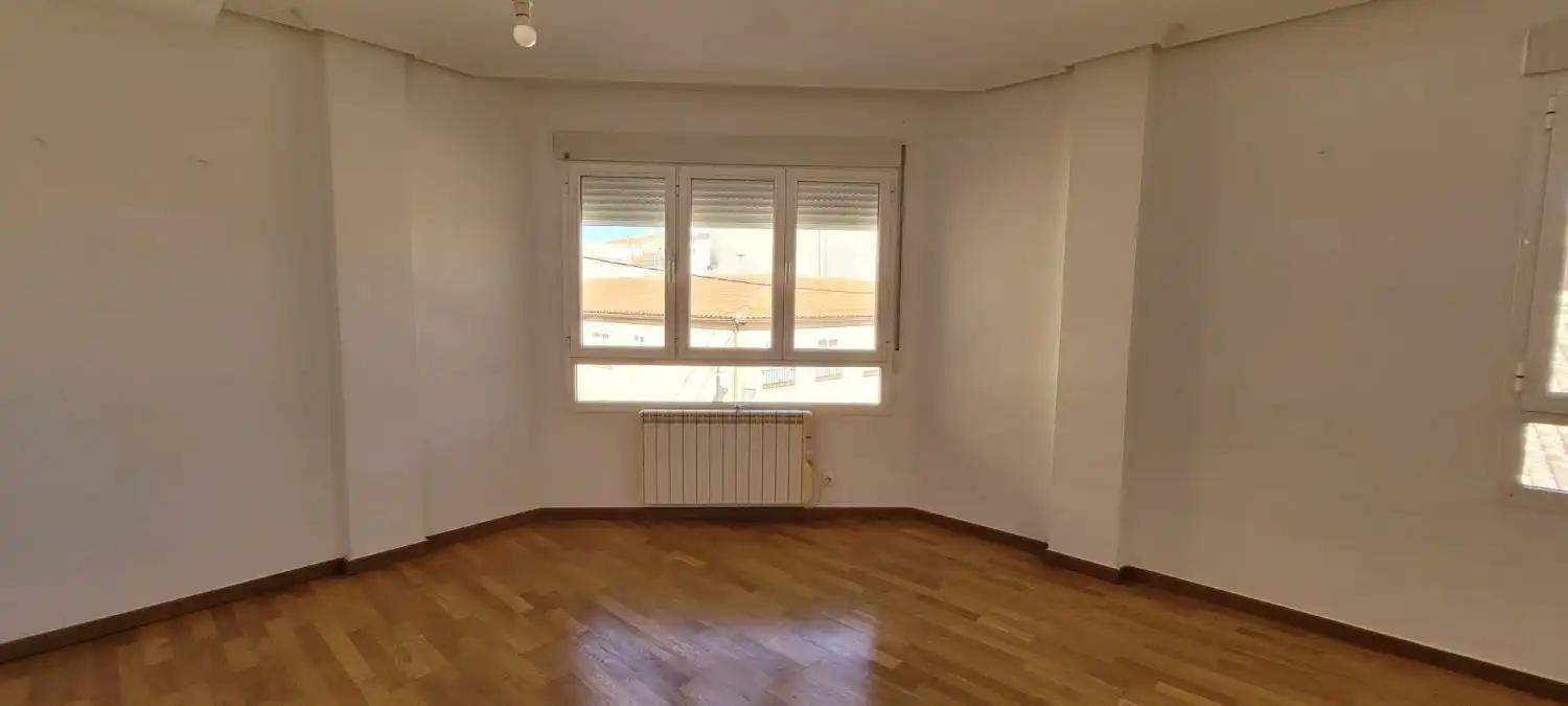 Sala de estar de Piso en venta en Balazote con Calefacción, Parquet y Trastero