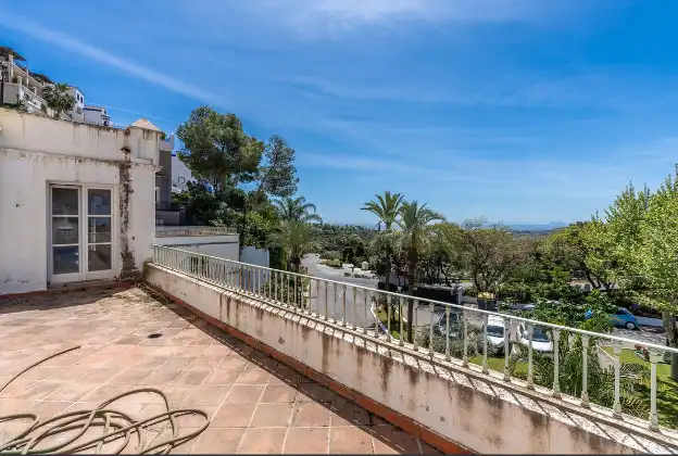 Terrasse von Geschaftsraum zum Verkauf in Benahavís mit Terrasse und Möbliert
