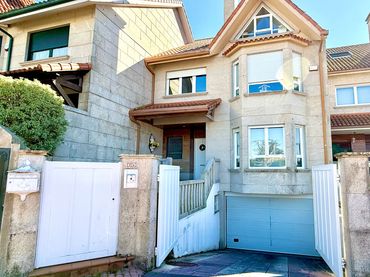 Adosado con jardín en venta en Coruxo - Oia - Saiáns