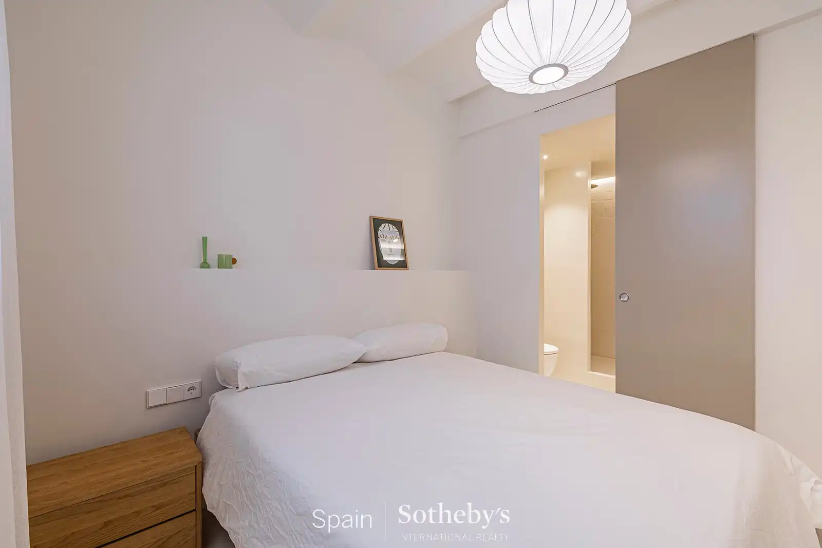 Bedroom of Apartments for sale in Barcelona  with Air Conditioner and Heating