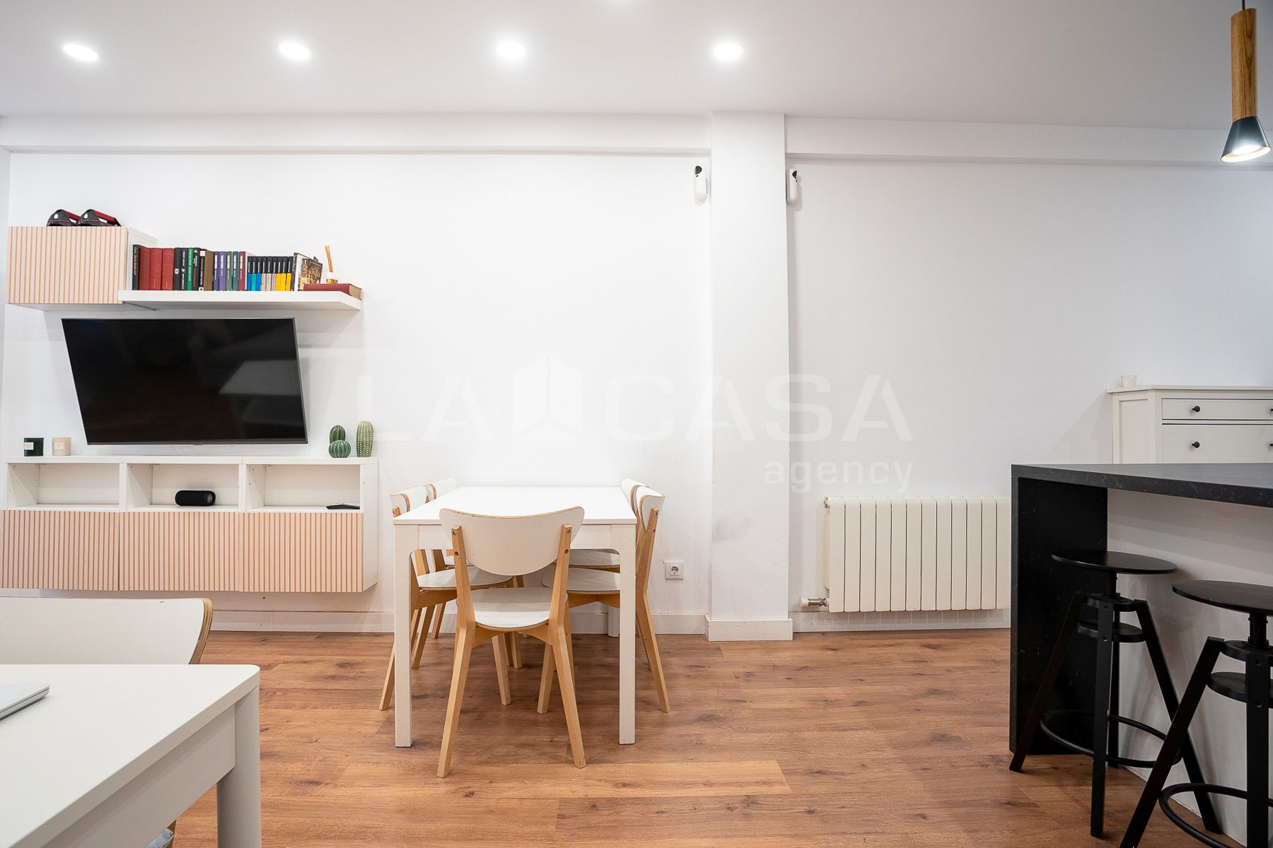 Flat for sale in  Barcelona Capital  with Heating and Balcony