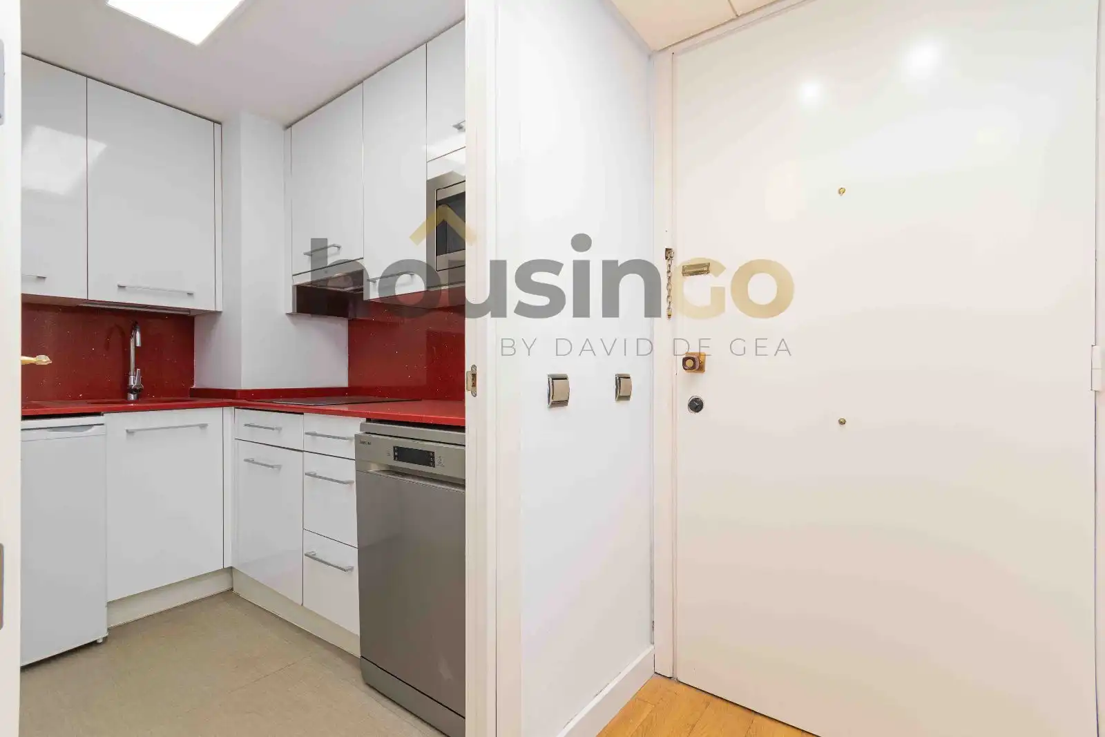 Cuina de Apartament de lloguer en Madrid amb Aire condicionat, Calefacció i Moblat