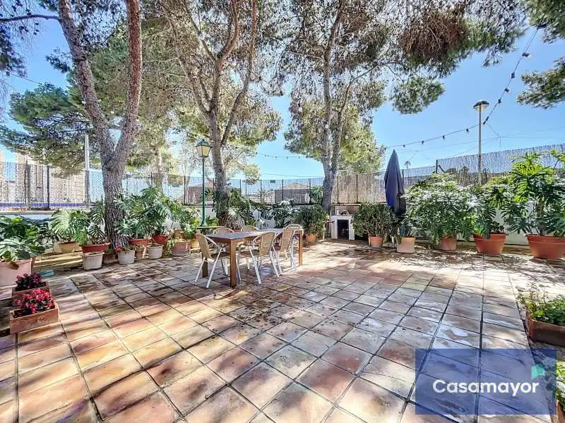 Terrassa de Casa o xalet en venda en Alicante / Alacant amb Calefacció, Jardí privat i Terrassa