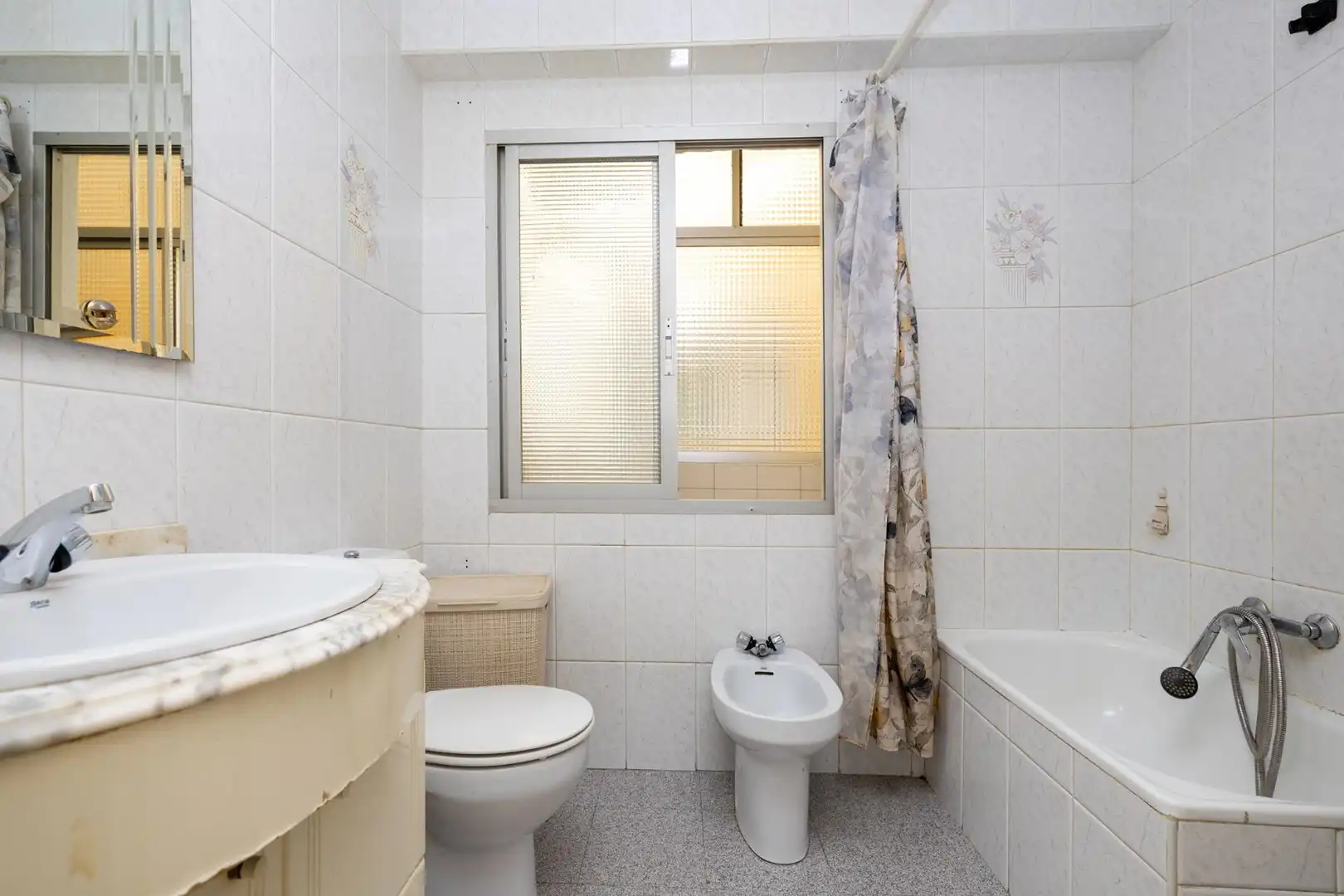Bathroom of Flat for sale in Granada