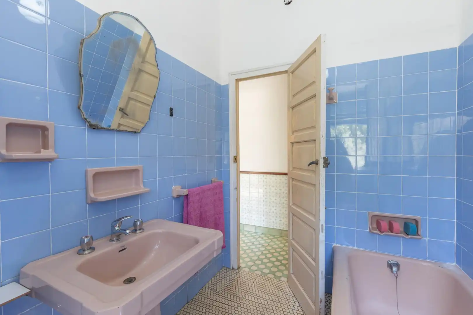 Bany de Casa o xalet en venda en Granada amb Aire condicionat, Jardí privat i Terrassa