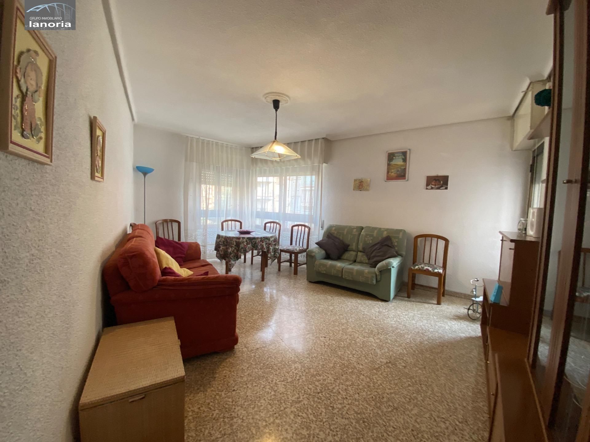 Sala d'estar de Pis de lloguer en  Albacete Capital amb Calefacció i Balcó