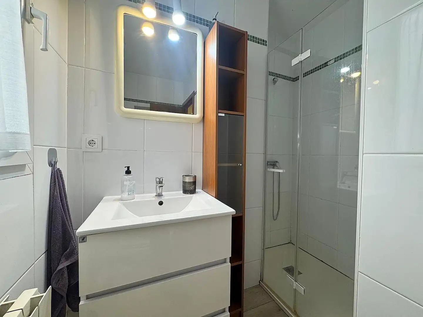 Baño de Piso en venta en Madrid con Calefacción, TV y Balcón