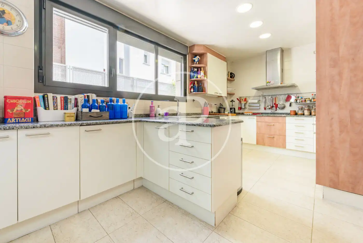 Cocina de Casa adosada en venta en Madrid con Aire acondicionado, Calefacción y Jardín privado