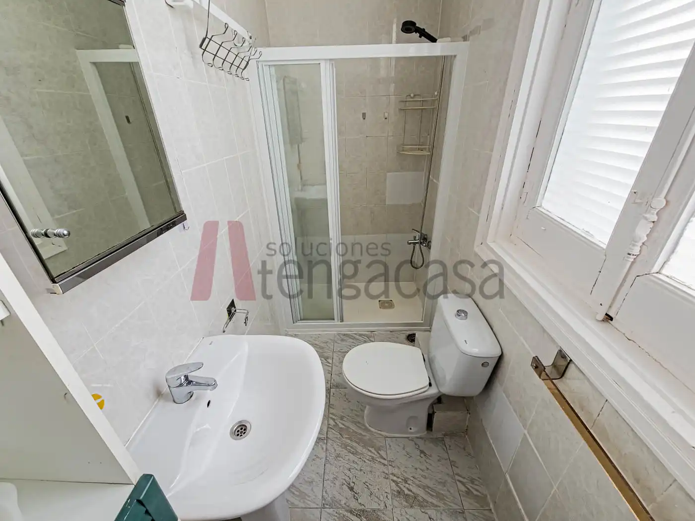 Flat for rent to own in Calle de la Colegiata, Embajadores - Lavapiés