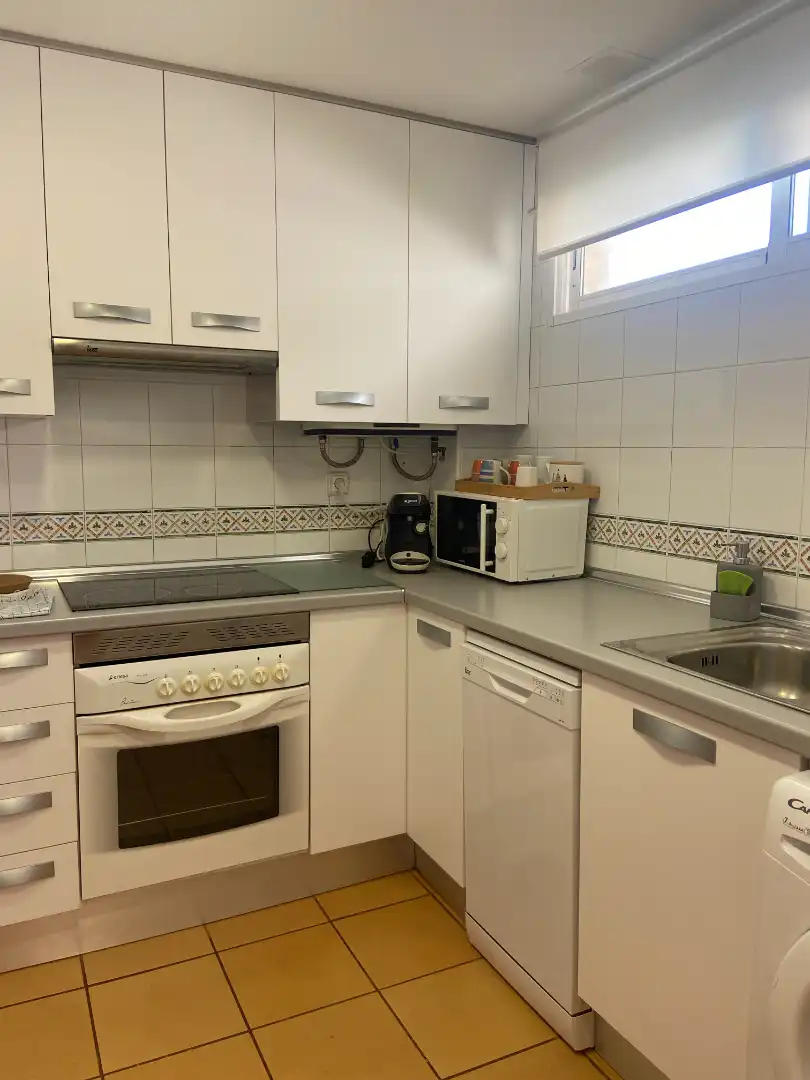 Cocina de Apartamento de alquiler en L'Alfàs del Pi con Aire acondicionado, Calefacción y Terraza
