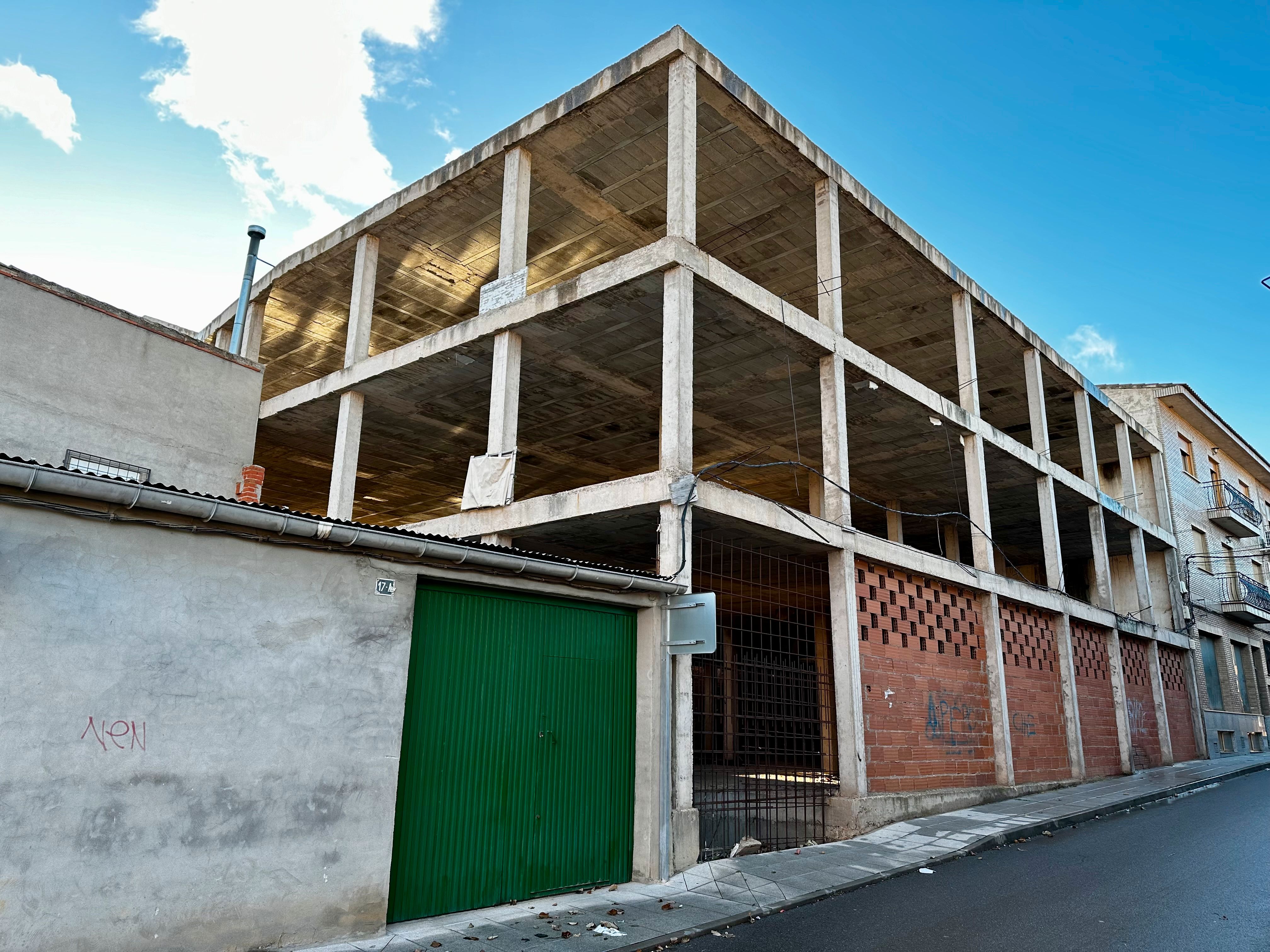 Exterior view of Building for sale in Madridejos