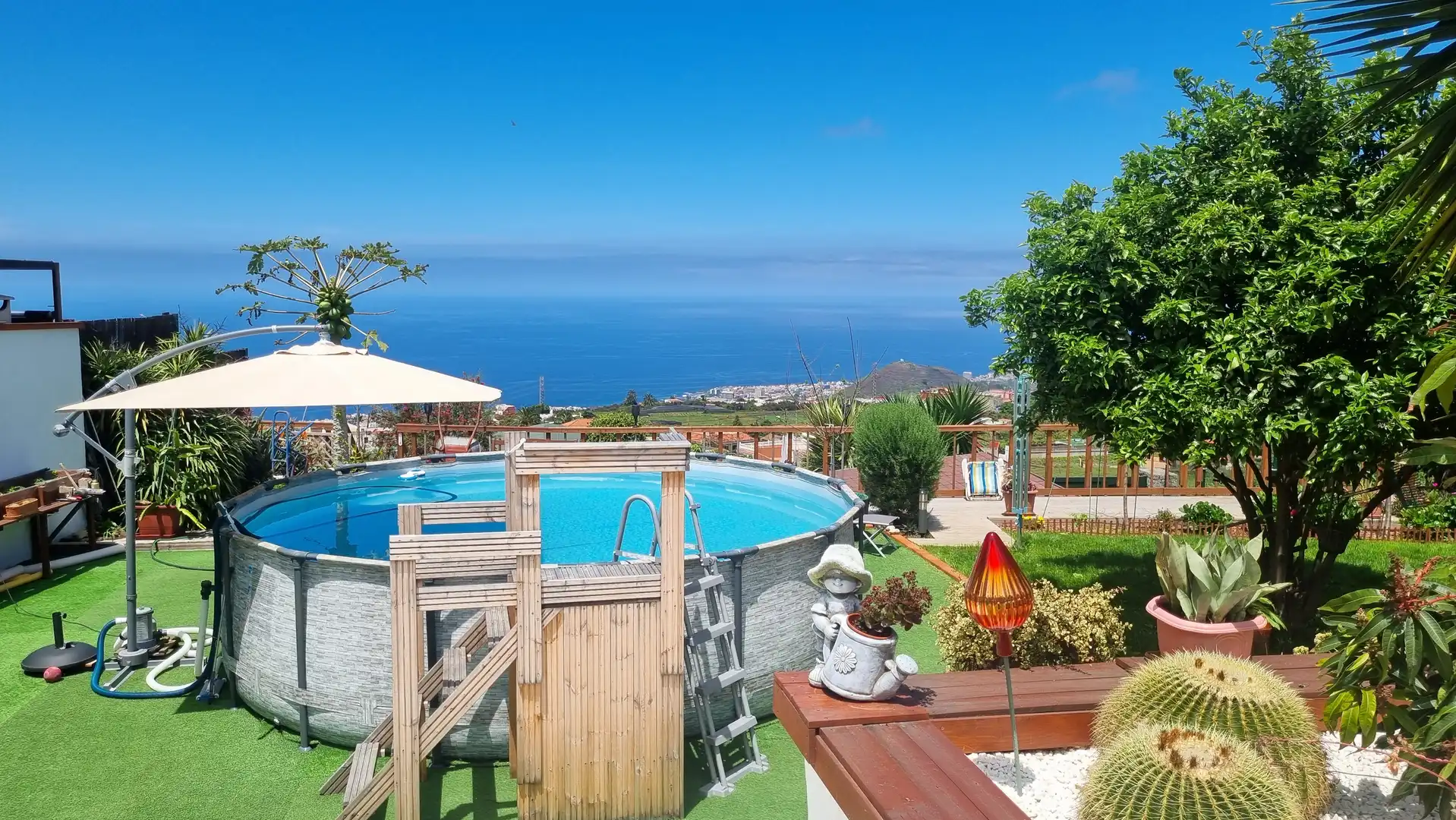 Piscina de Casa o xalet en venda en Los Realejos amb Jardí privat, Terrassa i Traster