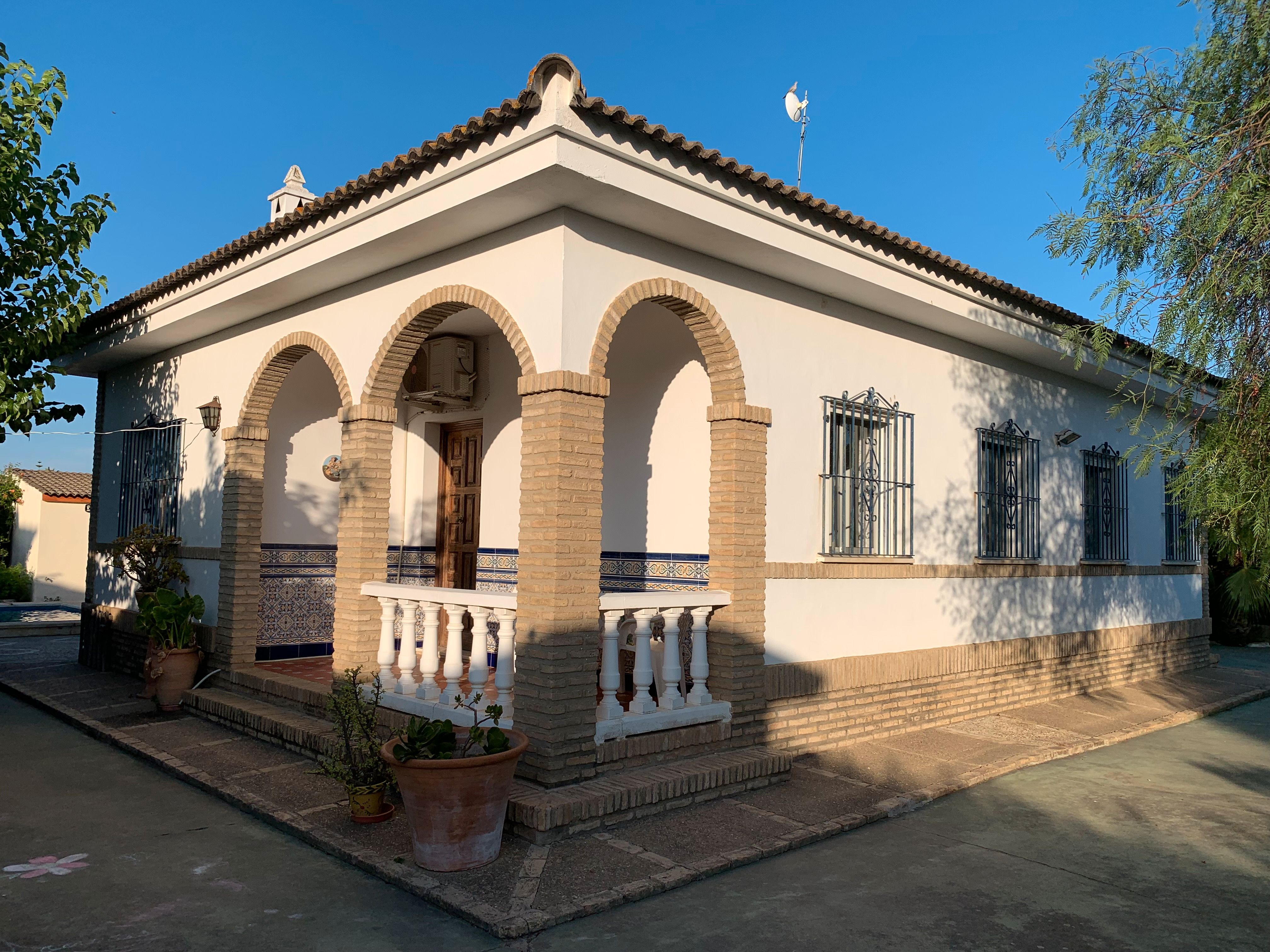 Exterior view of Single-family semi-detached for sale in Hinojos  with Private garden, Terrace and Community pool
