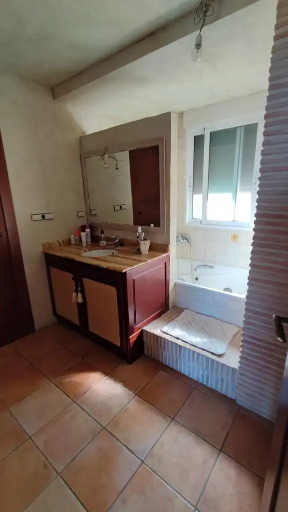 Baño de Casa o chalet en venta en Oliva con Jardín privado, Terraza y Amueblado