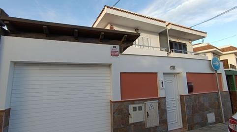 Foto 2 de Casa adosada en venta en Calle Torriani, La Garita - Marpequeña, Telde