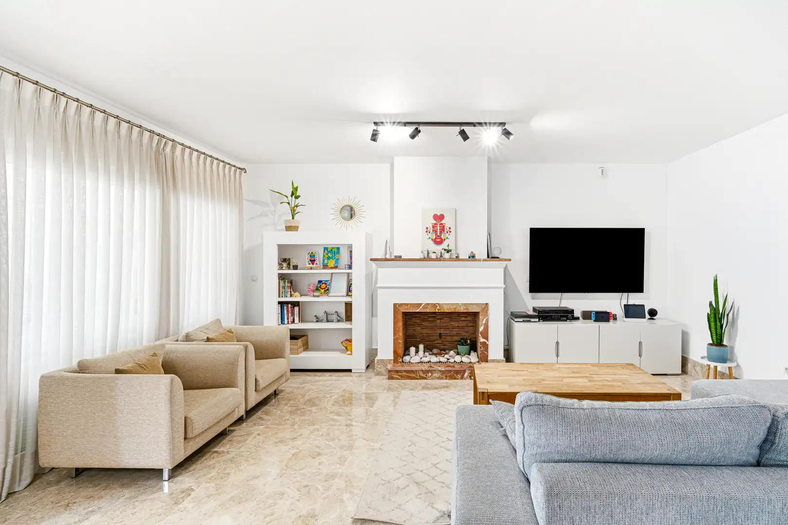 Sala d'estar de Àtic en venda en Marbella amb Aire condicionat, Terrassa i Piscina