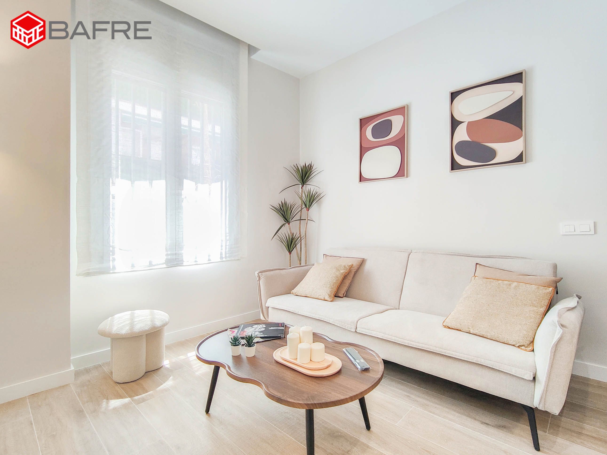 Sala d'estar de Pis de lloguer en  Madrid Capital amb Piscina