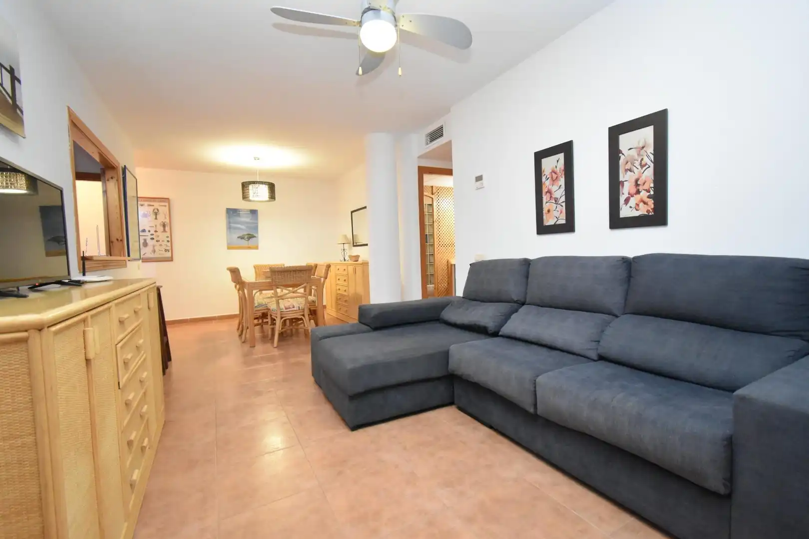 Sala de estar de Apartamento en venta en Zahara de los Atunes con Aire acondicionado, Calefacción y Jardín privado
