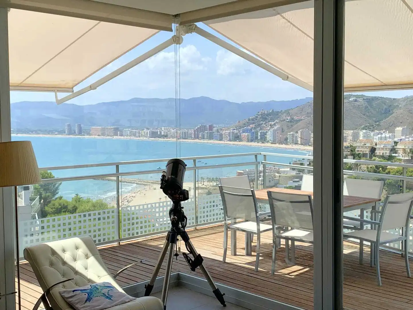 Chalet con piscina en venta en El Faro