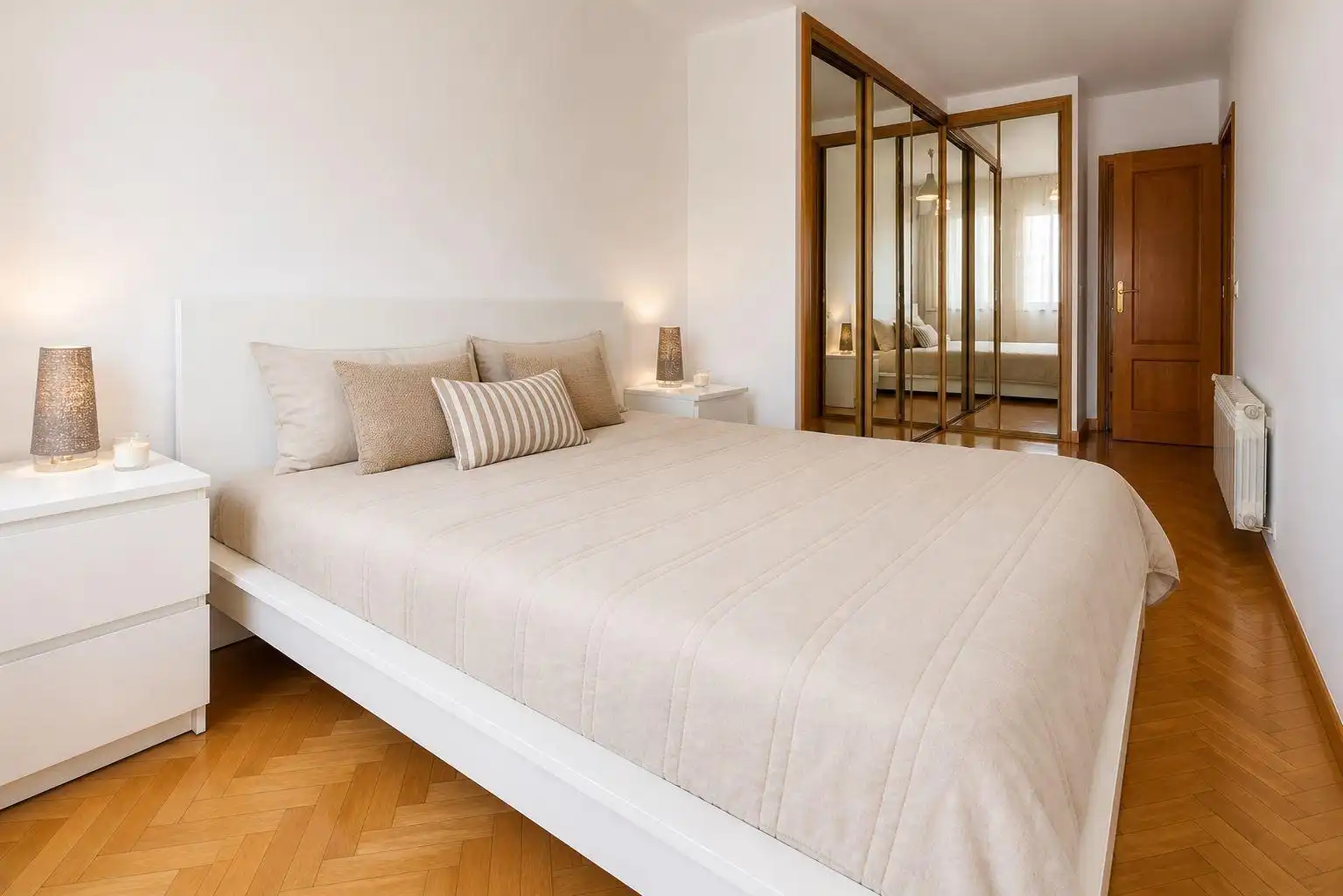 Bedroom of Flat for sale in Madrid  with Air Conditioner, Heating and Parquet flooring
