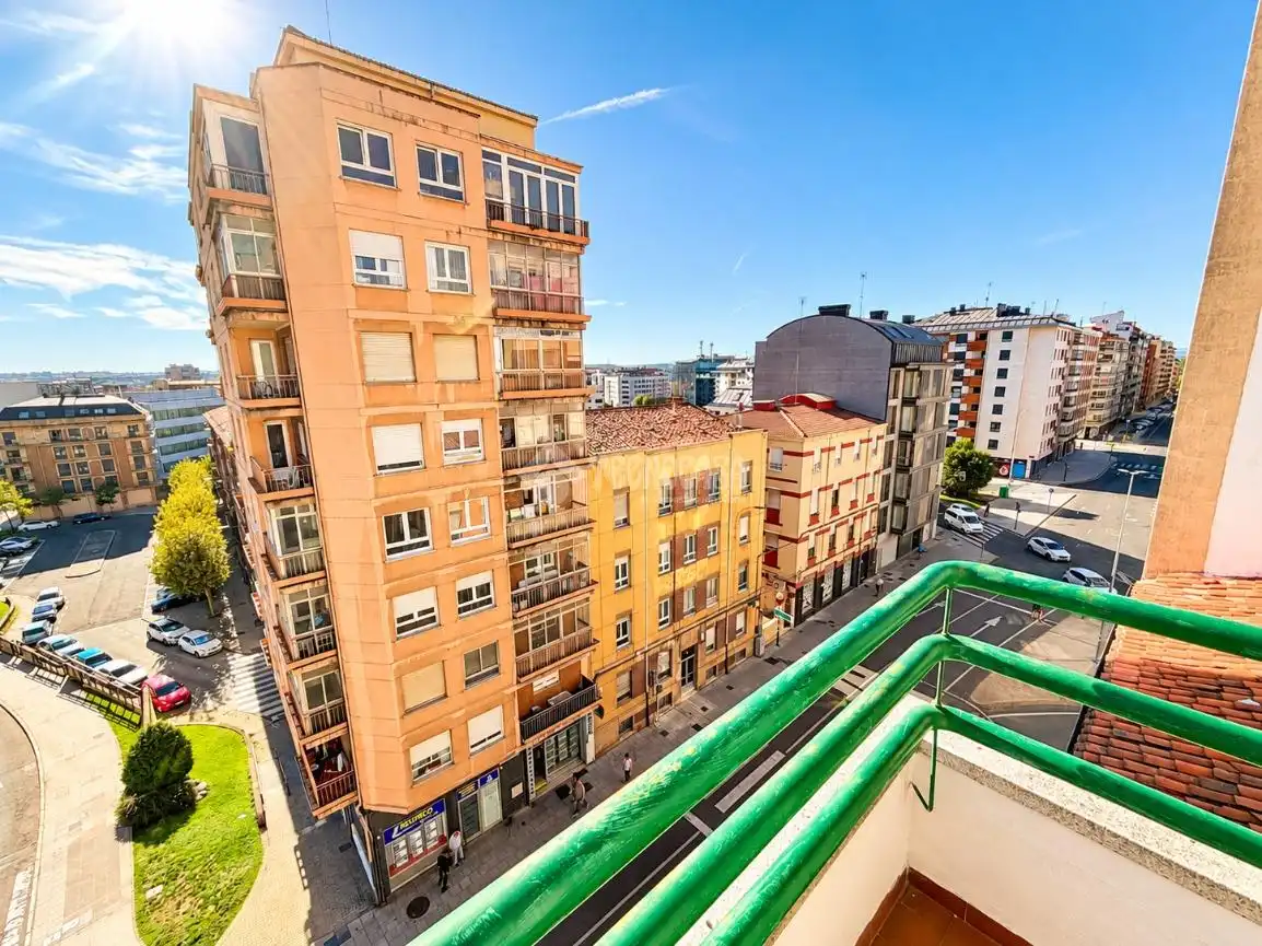 Exterior view of Flat for sale in Centro Ciudad