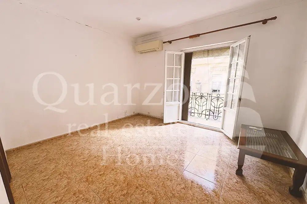 Habitación de Piso en venta en Valencia con Calefacción y Balcón