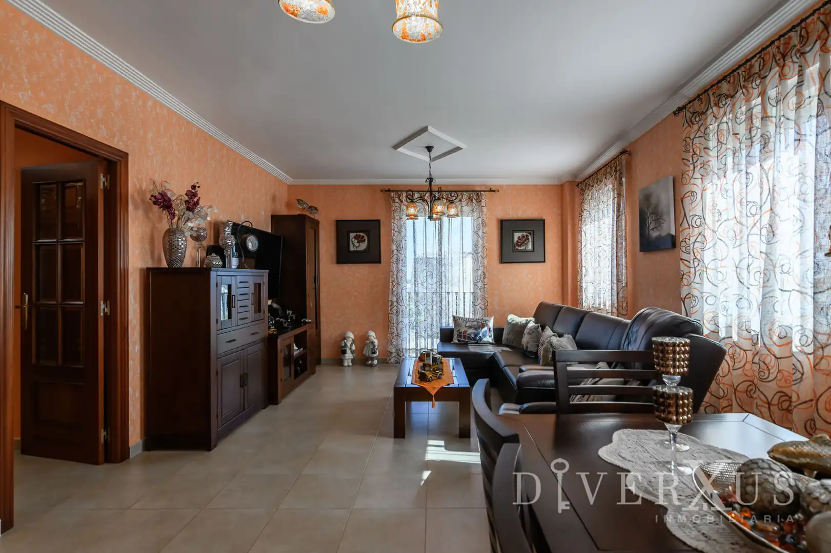 Sala d'estar de Casa adosada en venda en Ayamonte amb Aire condicionat, Terrassa i Moblat