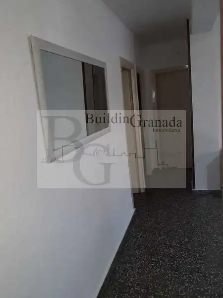 Piso de alquiler en Granada con Terraza y Microondas