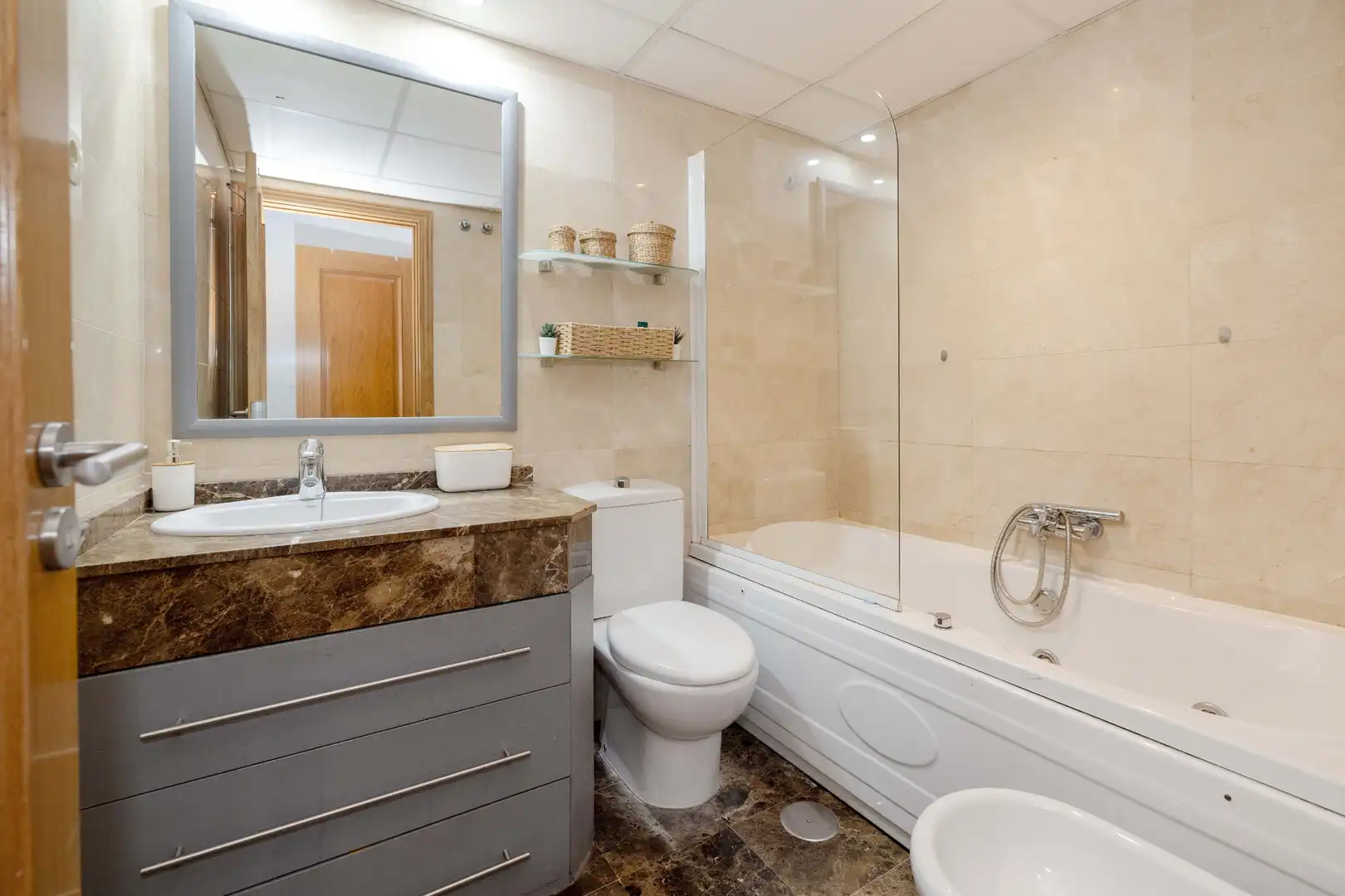 Baño de Piso en venta en Málaga con Aire acondicionado, Calefacción y Terraza