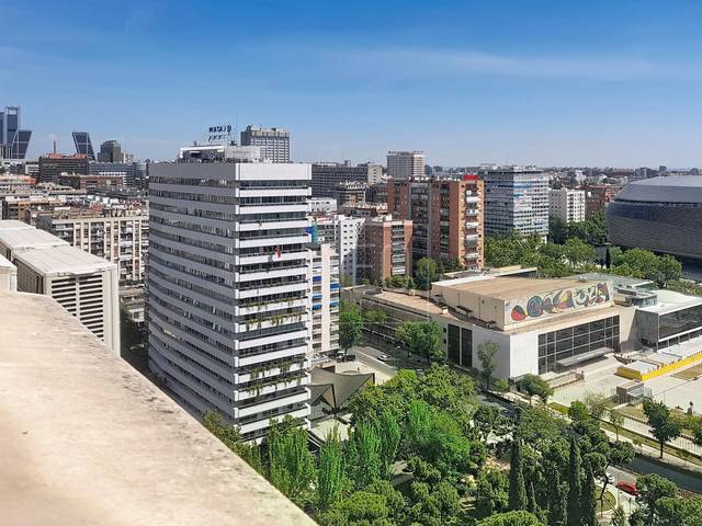 Piso en Venta en Avenida GENERAL PERON en Cuatro Caminos - Azca