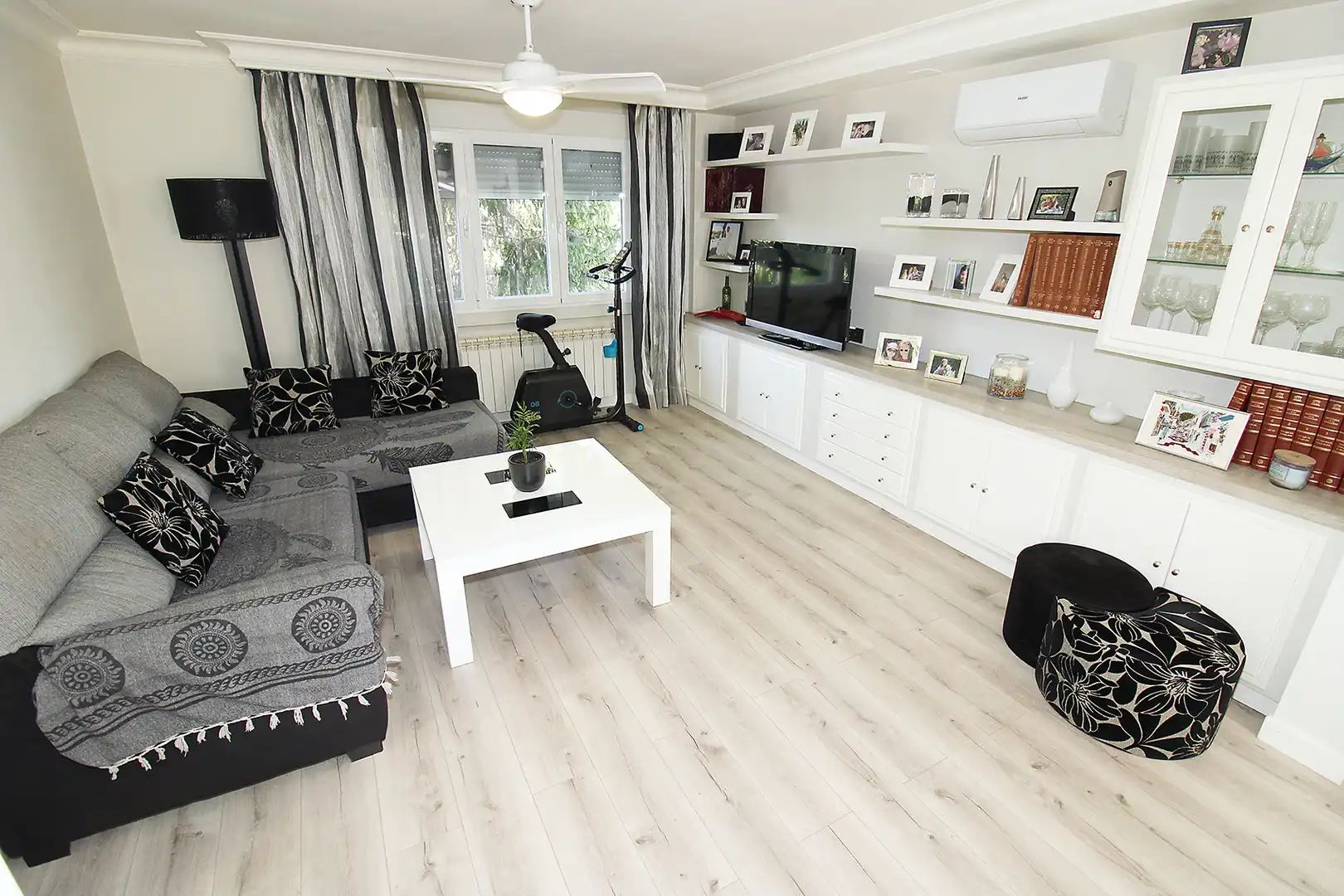 Sala de estar de Casa o chalet en venta en Uceda con Aire acondicionado, Calefacción y Jardín privado