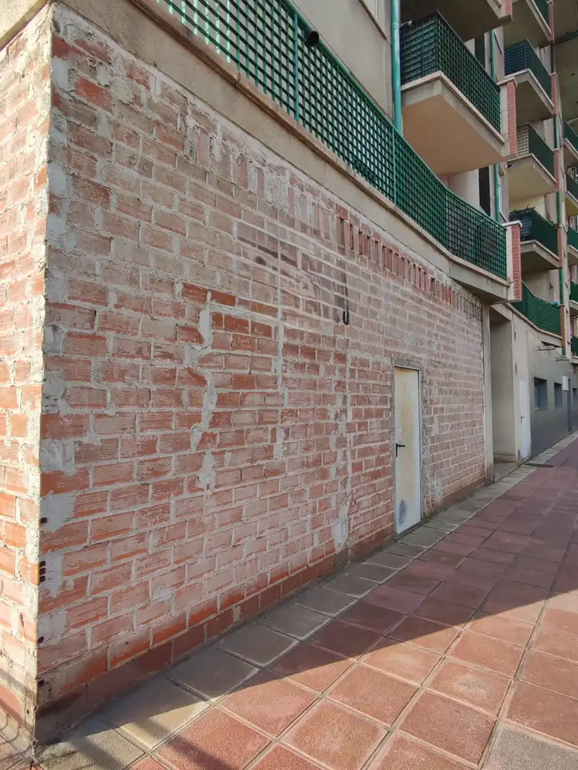 Vista exterior de Local en venda en Santander