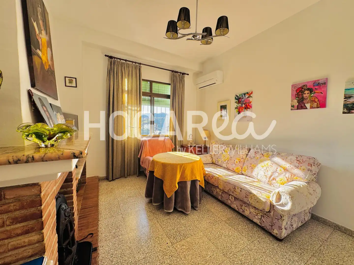 Sala de estar de Casa o chalet en venta en Frigiliana con Aire acondicionado, Calefacción y Jardín privado