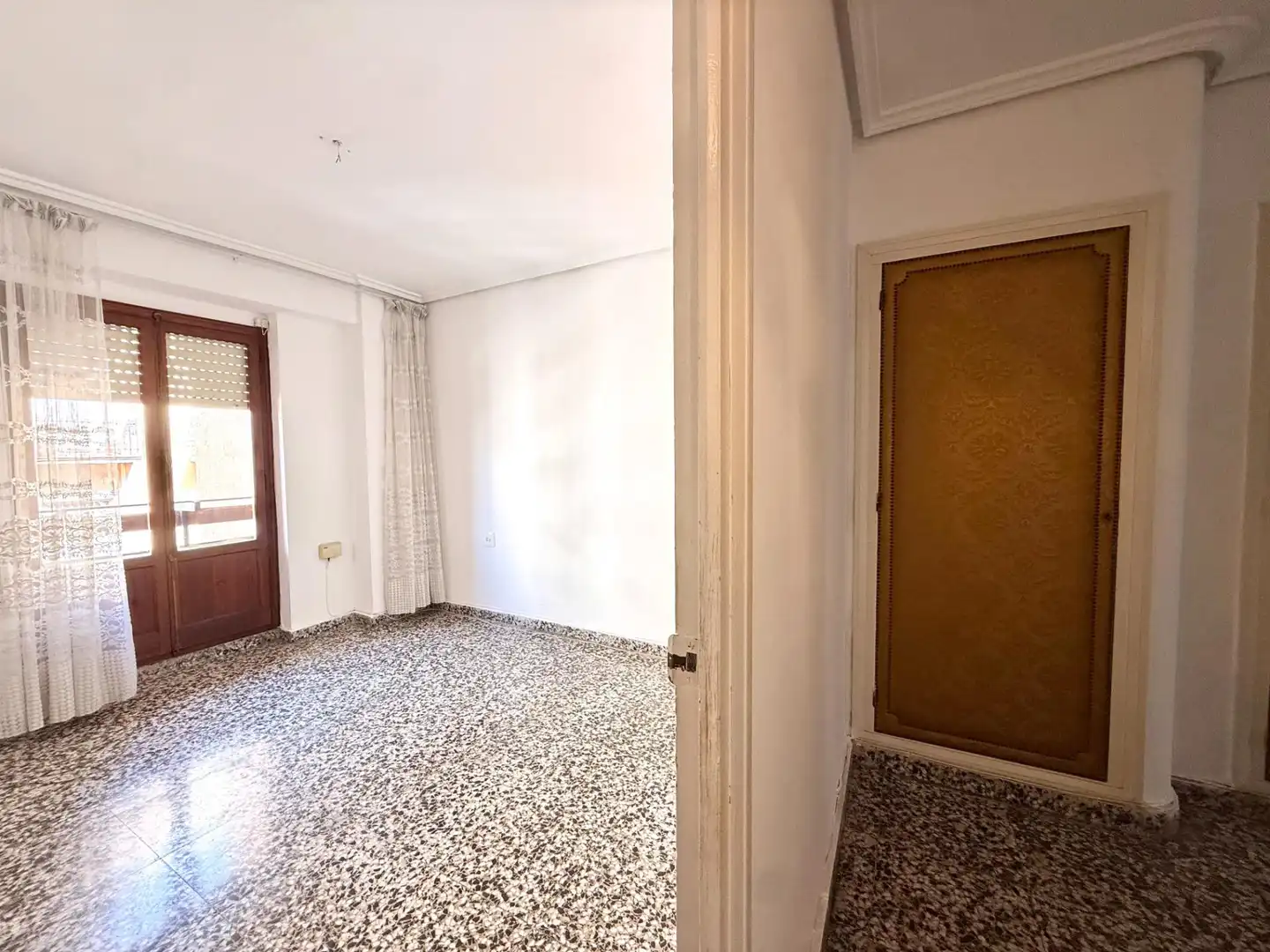 Flat for sale in Valencia  with Balcony
