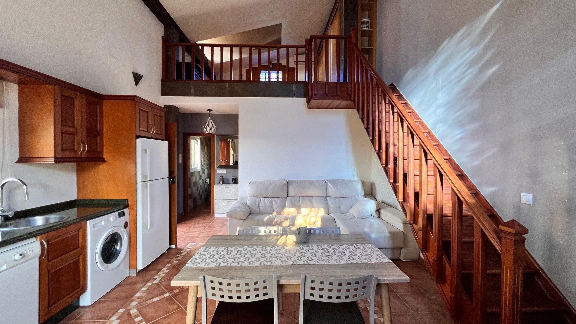 Sala d'estar de Casa o xalet de lloguer en El Rompido amb Aire condicionat, Calefacció i Jardí privat