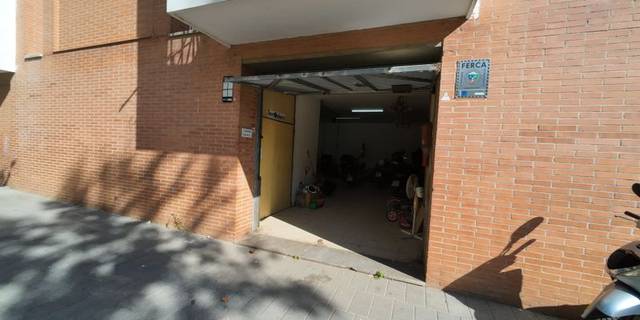 Local comercial en Venta en Plaza Del mig de can clos en La Marina del Port