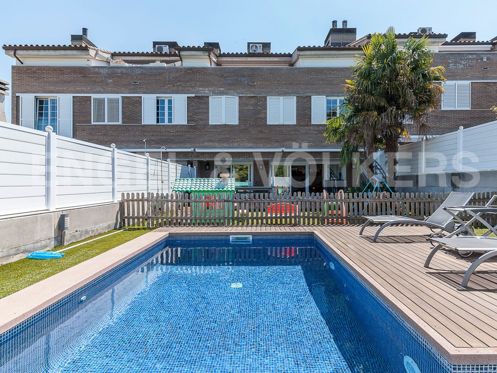Piscina de Casa o xalet de lloguer en Sant Quirze del Vallès amb Aire condicionat, Calefacció i Jardí privat