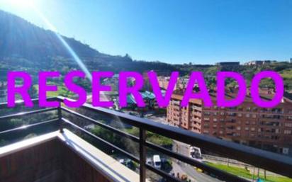 Vista exterior de Dúplex en venda en Bilbao  amb Calefacció, Parquet i Terrassa