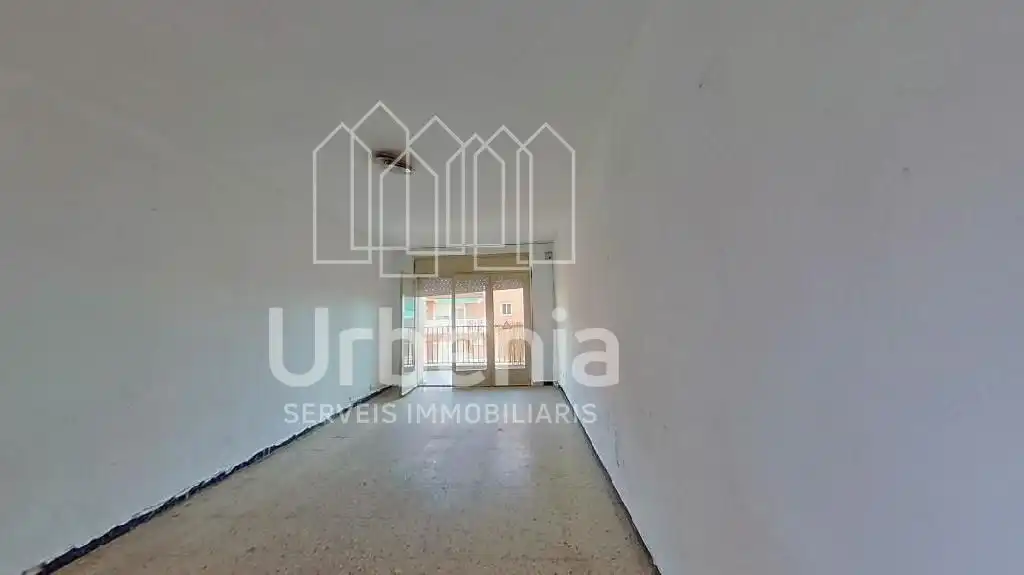 Piso en venta en C/ Garrotxa, Cerdanyola Nord