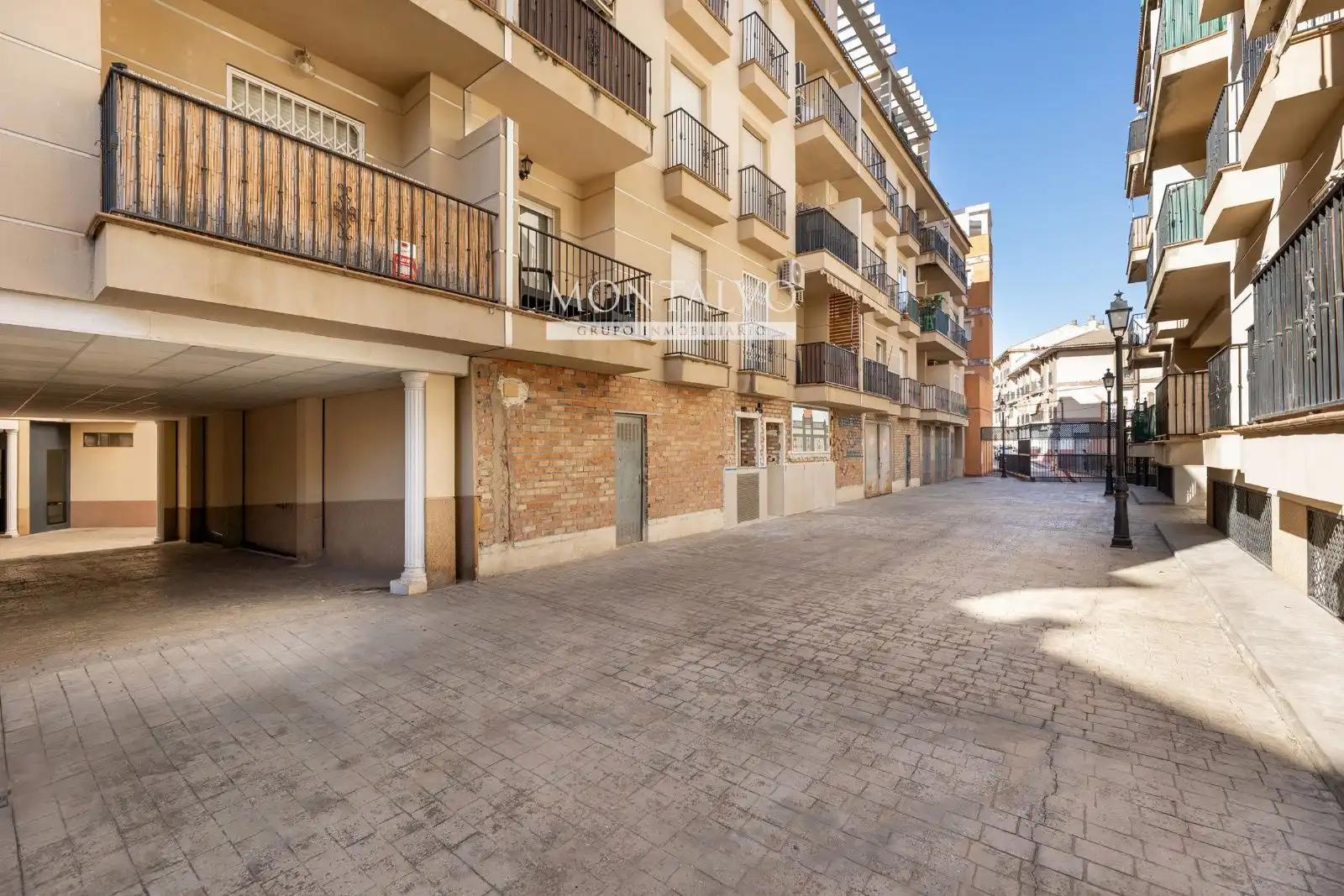 Vista exterior de Ático en venta en Atarfe con Aire acondicionado, Calefacción y Terraza