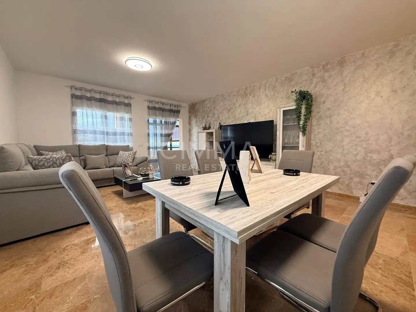 Sala de estar de Casa o chalet en venta en La Nucia con Aire acondicionado, Calefacción y Jardín privado