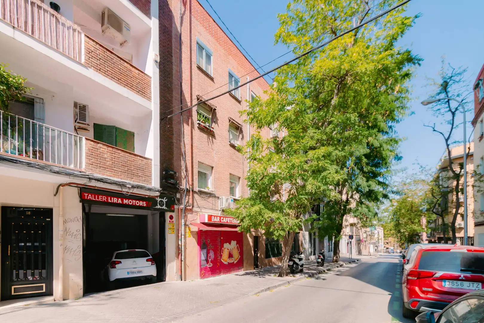 Außenansicht von Erdgeschoss zum Verkauf in Madrid mit Heizung