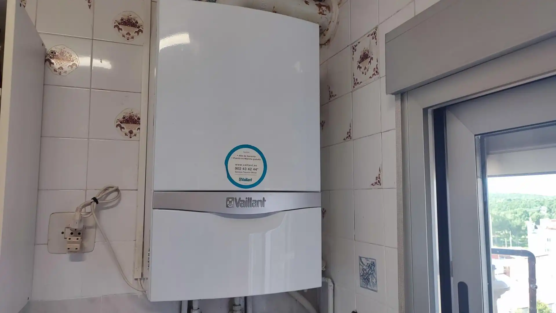 Bathroom of Flat for sale in Zaragoza  with Air Conditioner, Heating and Terrace