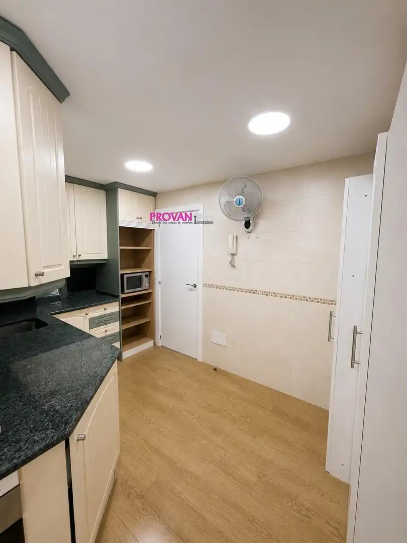 Kitchen of Flat for sale in Torrejón de Ardoz  with Air Conditioner, Heating and Private garden