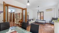 Sala d'estar de Pis en venda en  Granada Capital amb Aire condicionat i Balcó