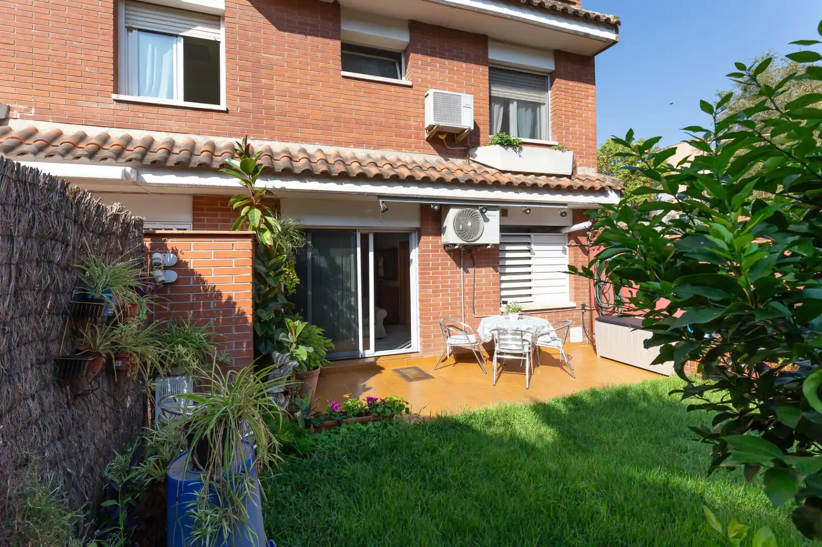 Garten von Erdgeschoss zum Verkauf in Rubí mit Klimaanlage, Heizung und Terrasse