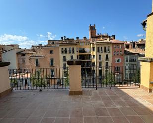 Vista exterior de Àtic en venda en Vic amb Terrassa i Balcó